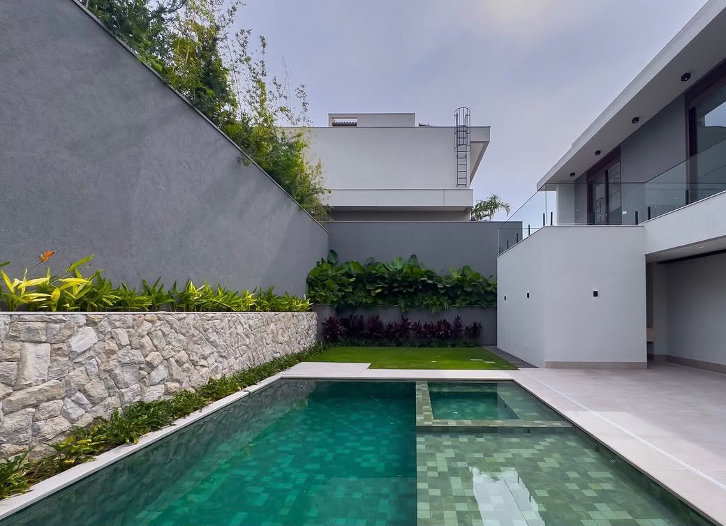 Casa de luxo, 5 suítes, piscina aquecida, SPA, Jardins Itália — Casa em condomínio à venda em Jardins Itália (foto 2)